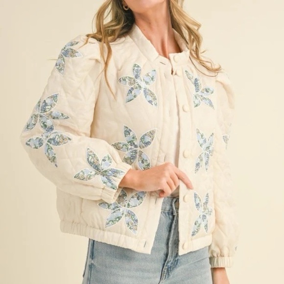 Bohemian Cottagecore Quilted Jacket With Floral Patchwork in Vanilla Cream - Picture 2 of 8